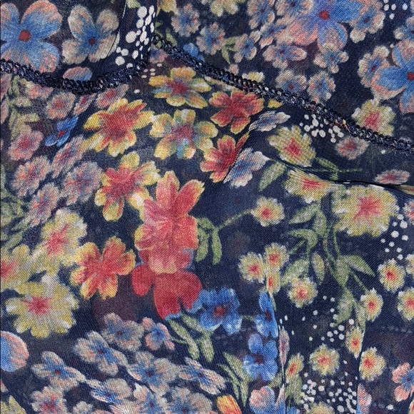 Floral tank - Picture 2 of 2